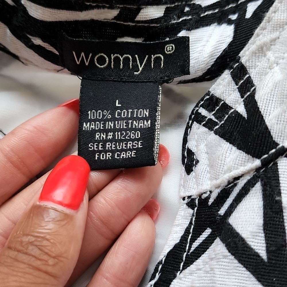 Womyn black and white jacket sz large - Picture 9 of 9